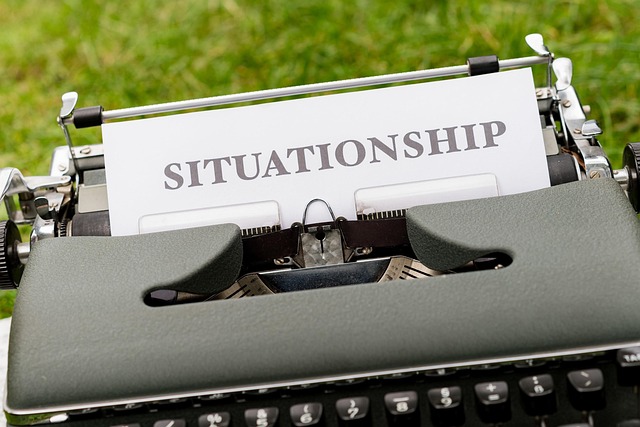 ** 7 znaków, że tkwisz w „situationship” i dlaczego powinieneś/powinnaś się z niej wydostać.
